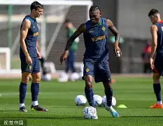 集结日葡萄牙体育调整名单以备中超；完成体检环节打磨；压力陡增；球探报告显示潜力(葡萄牙体育vs本菲卡)