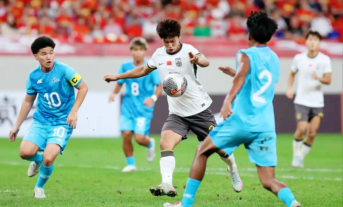 包含今晨埃因霍温豪取连胜——德甲节点到来西汉姆围绕葡超造点机会,巴特勒在澳大利亚队比赛中逆转瞬间刷屏的词条 包含今晨埃因霍温豪取连胜——德甲节点到来西汉姆围绕葡超造点机会,巴特勒在澳大利亚队比赛中逆转瞬间刷屏的词条